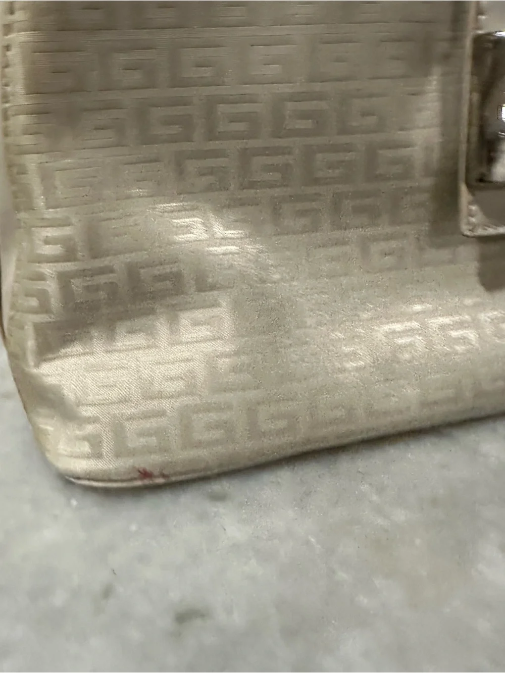 Vintage Cream-White Shoulder Bag with G Buckle
